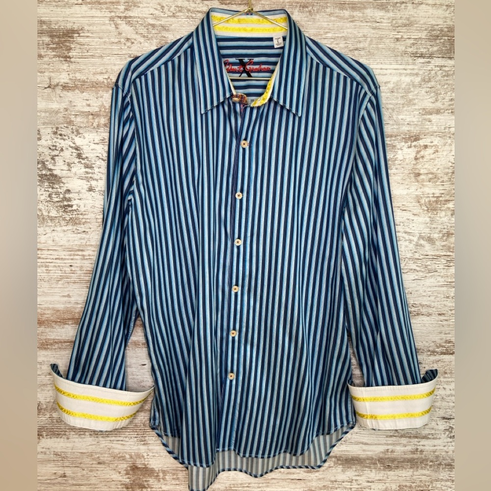 Robert Graham Large EUC X Striped Blue
Contrast Ribbon Cuff button down shirt